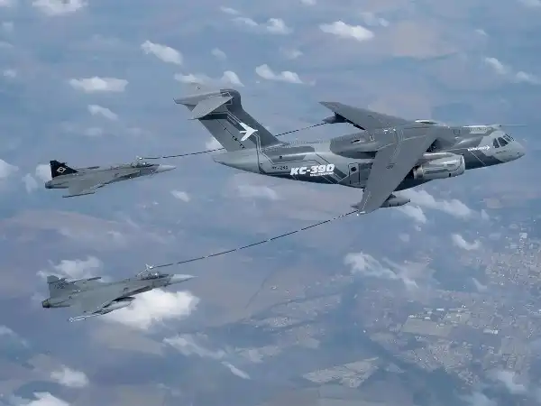 Gripen E and KC-390 complete certification flights